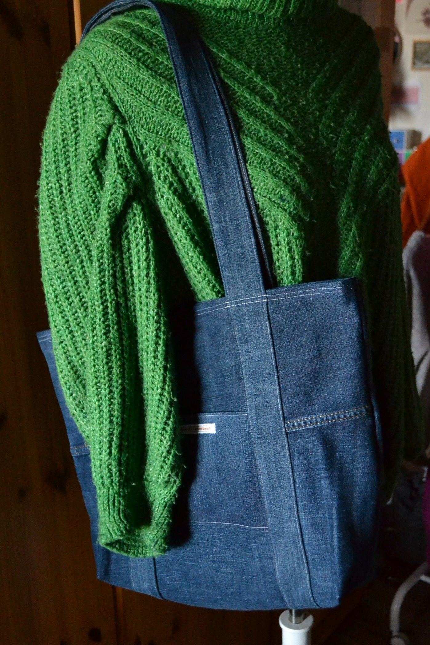 luxuriöse große Tragetasche in dunkle Jeans&weiß-rot