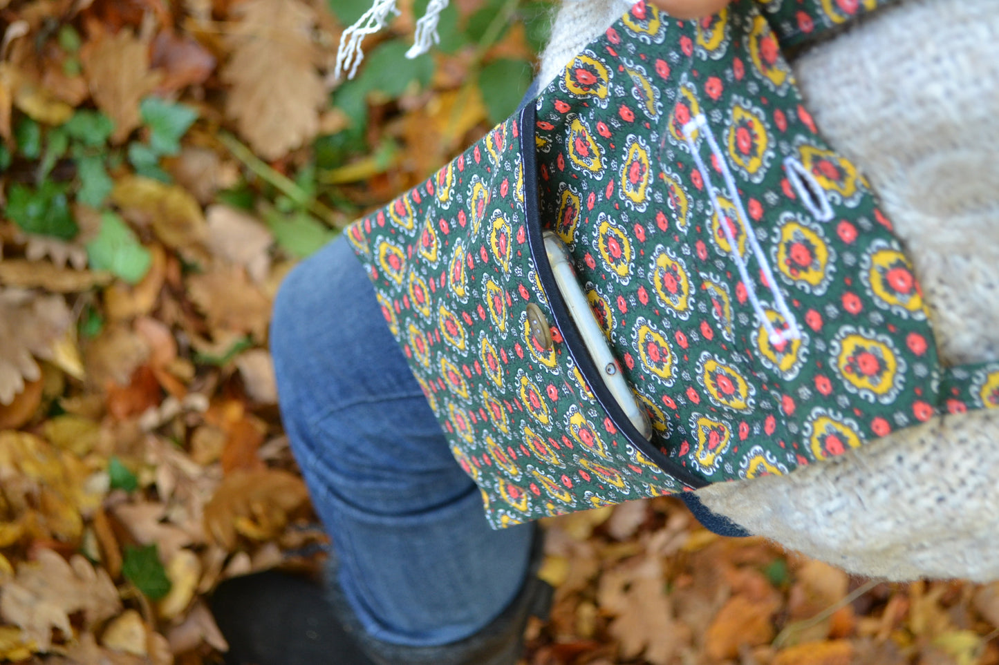 Handytasche grün-gelb mit Rosen