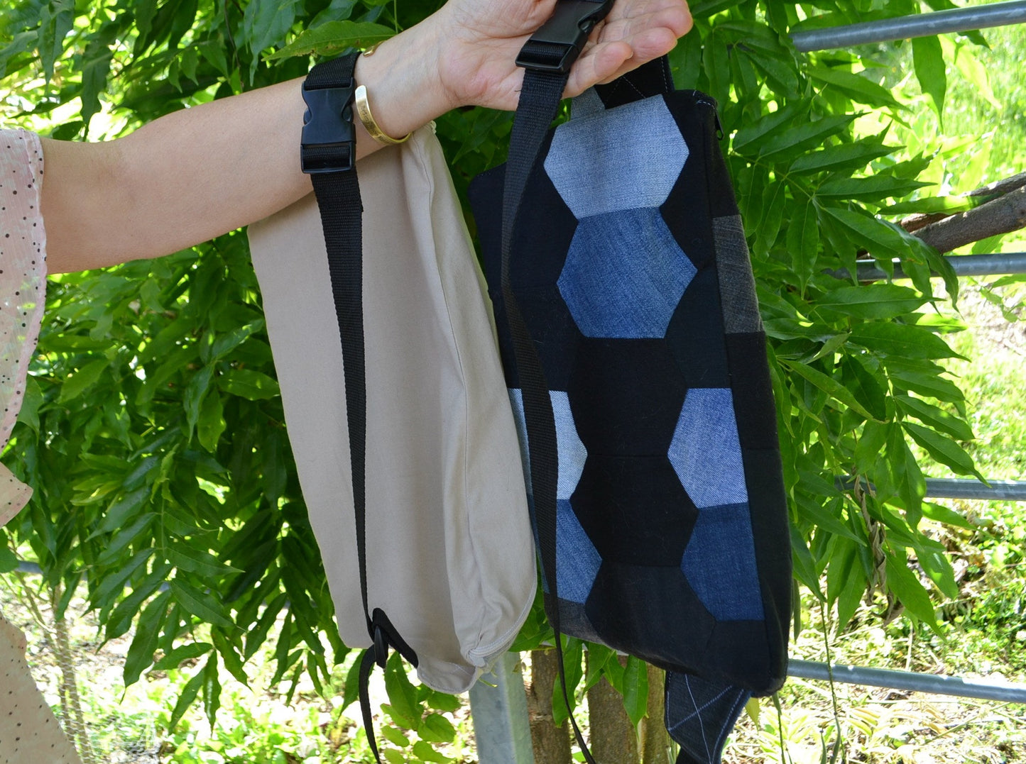 Bauchtasche "Bienenwaben blue'n'black"