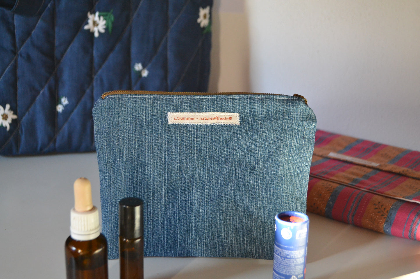 Reißverschlusstascherl in Jeans