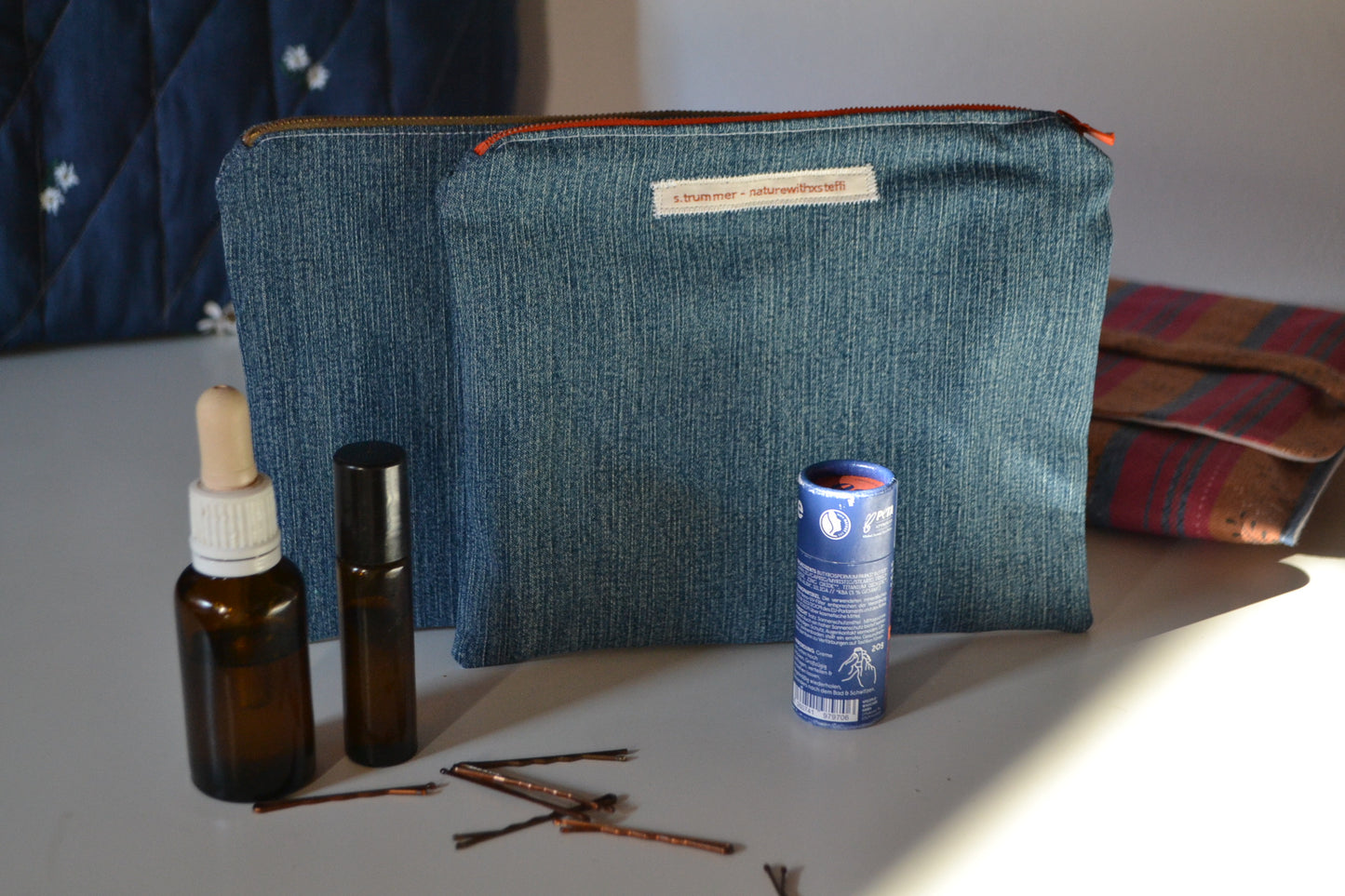 Reißverschlusstascherl in Jeans