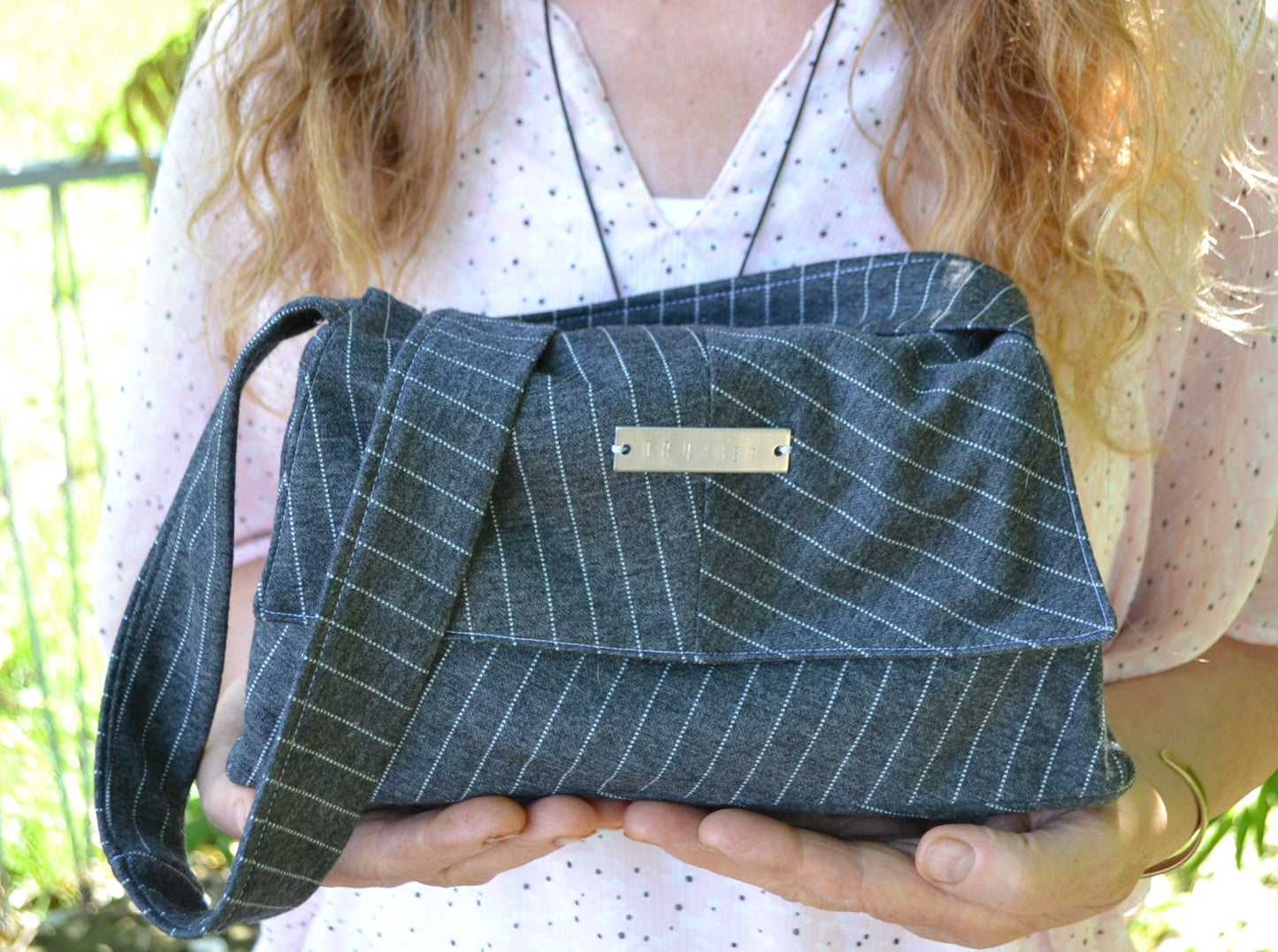 Handtasche "dunkelgrau-weiß"
