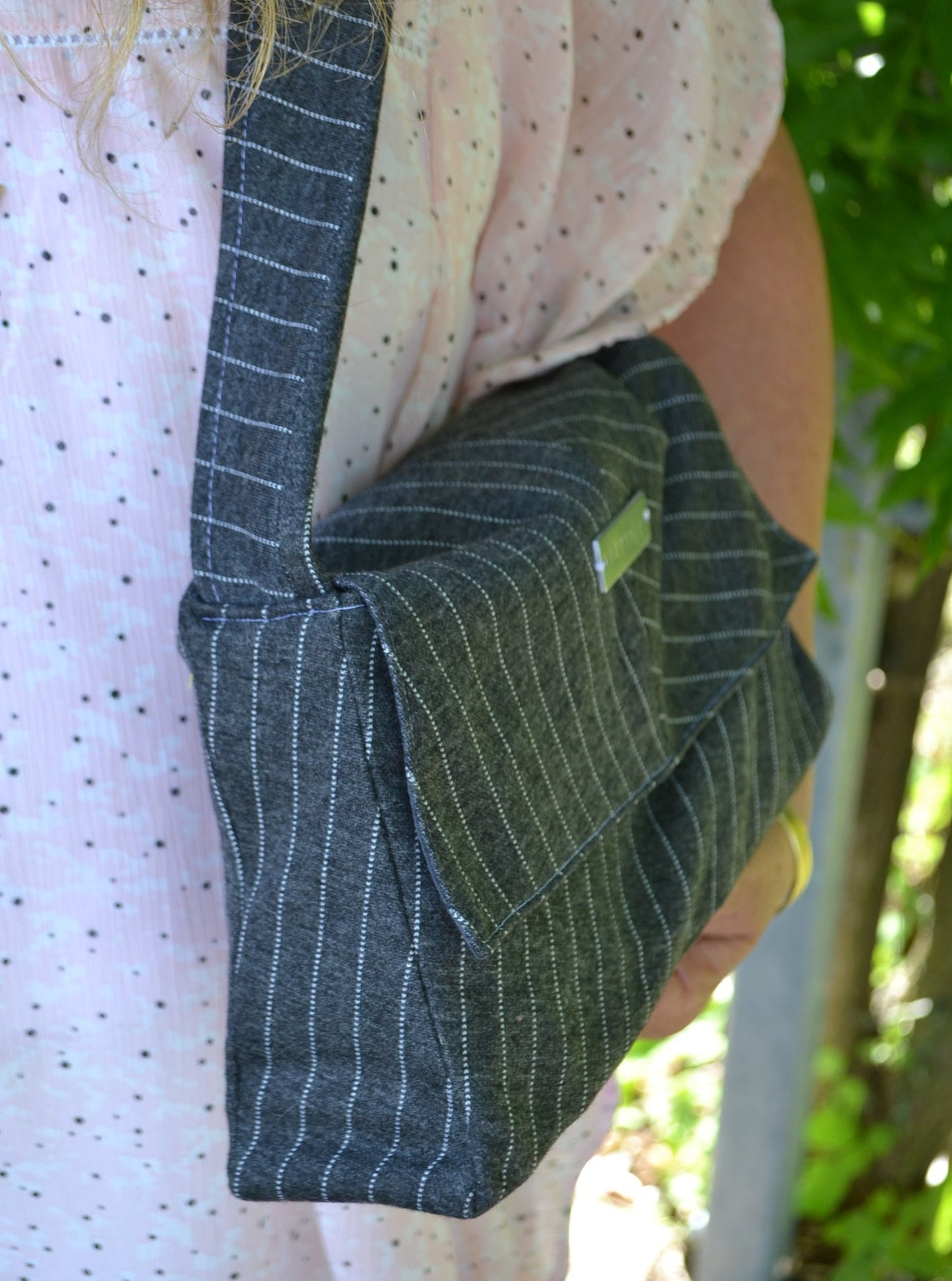 Handtasche "dunkelgrau-weiß"
