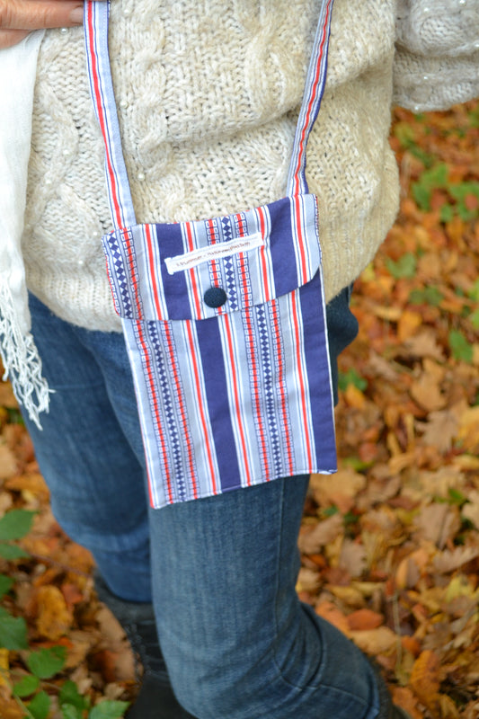 Handytasche blau-rot gestreift Muster