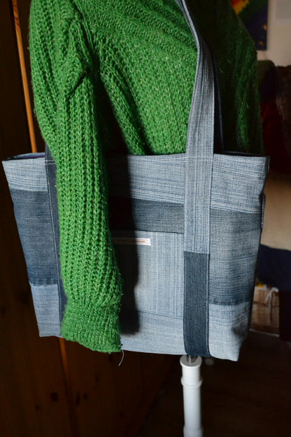 luxuriöse große Tragetasche in Jeans&lila