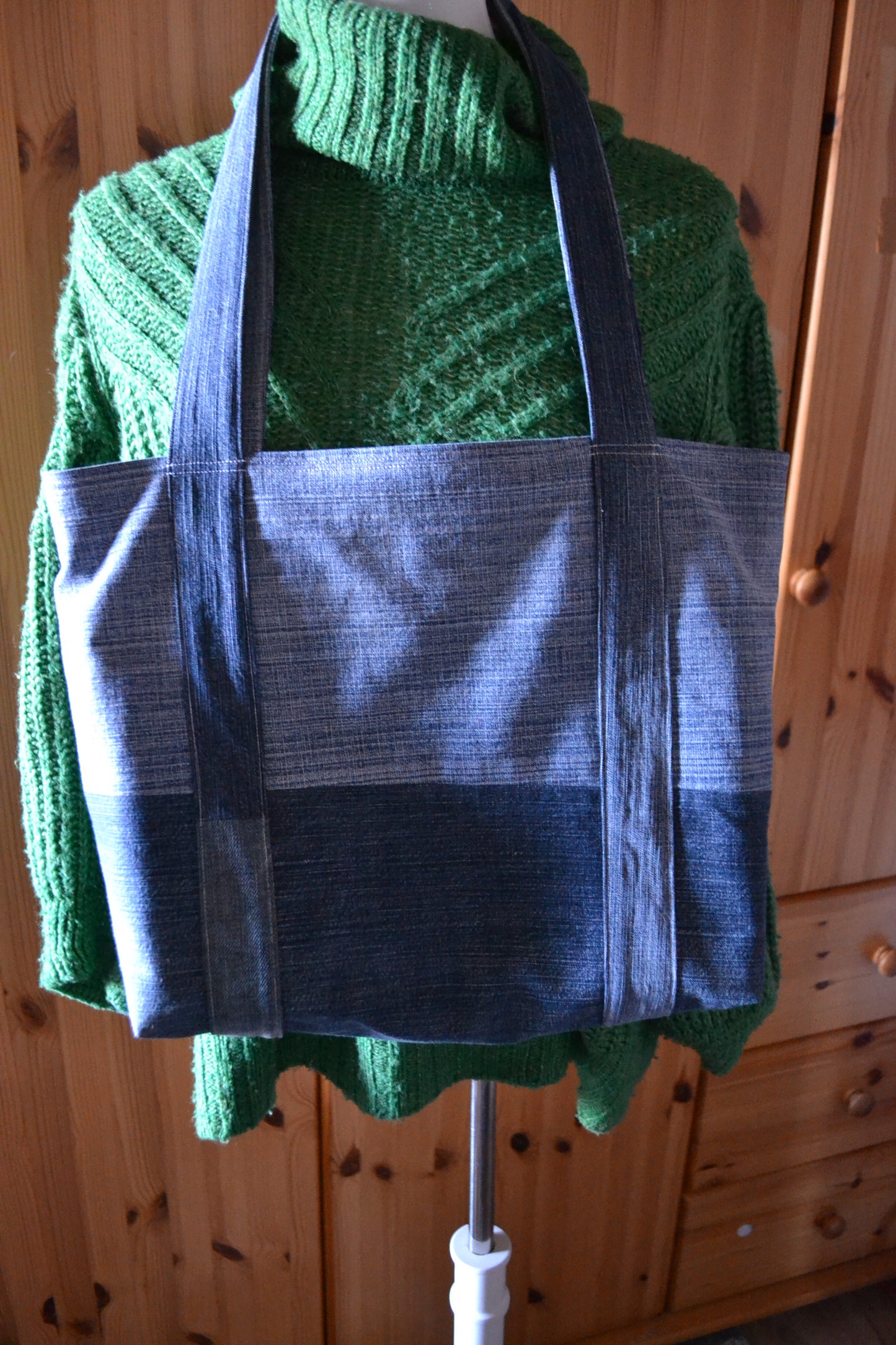 luxuriöse große Tragetasche in Jeans&lila