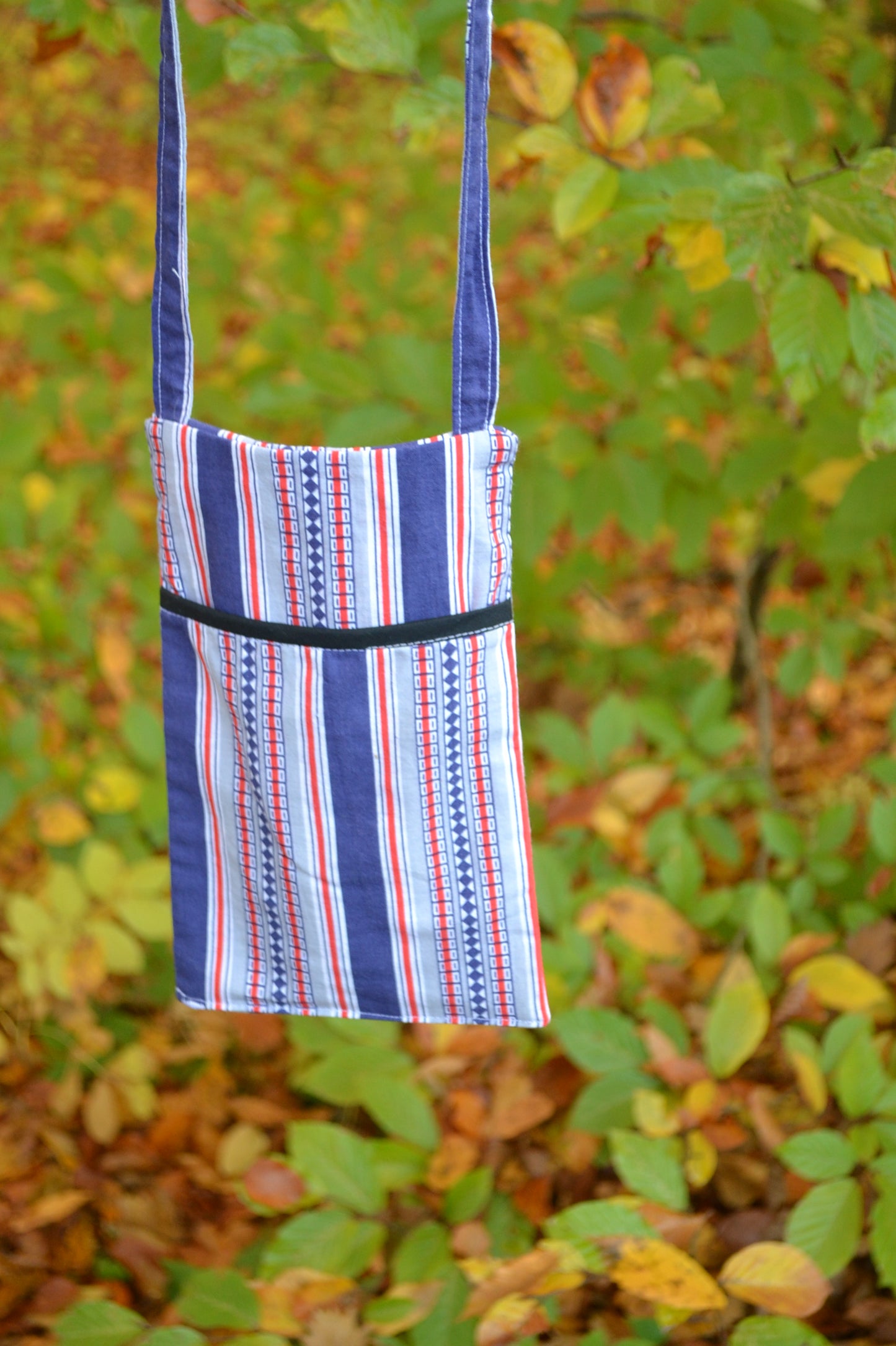 Handytasche blau-rot gestreift Muster