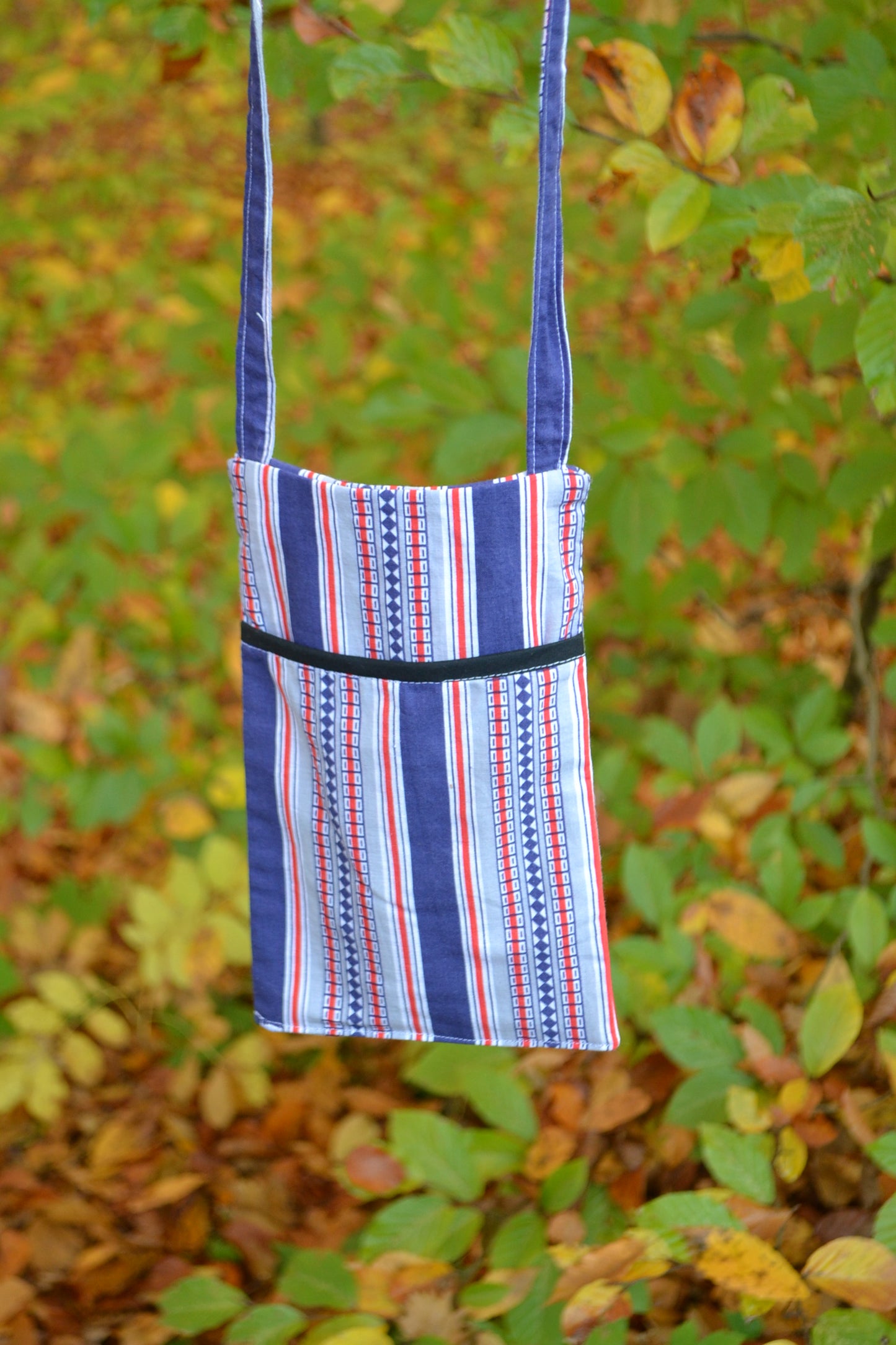 Handytasche blau-rot gestreift Muster