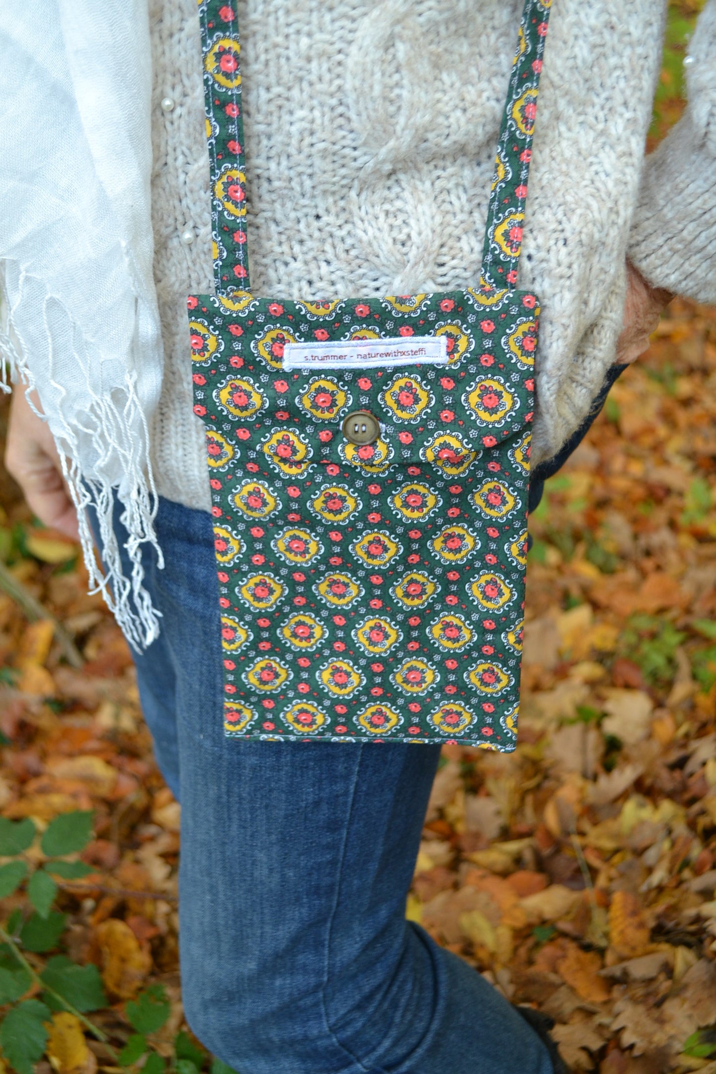 Handytasche grün-gelb mit Rosen