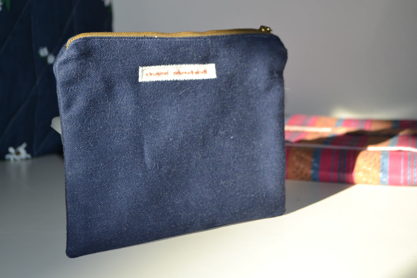Reißverschlusstascherl in Jeans