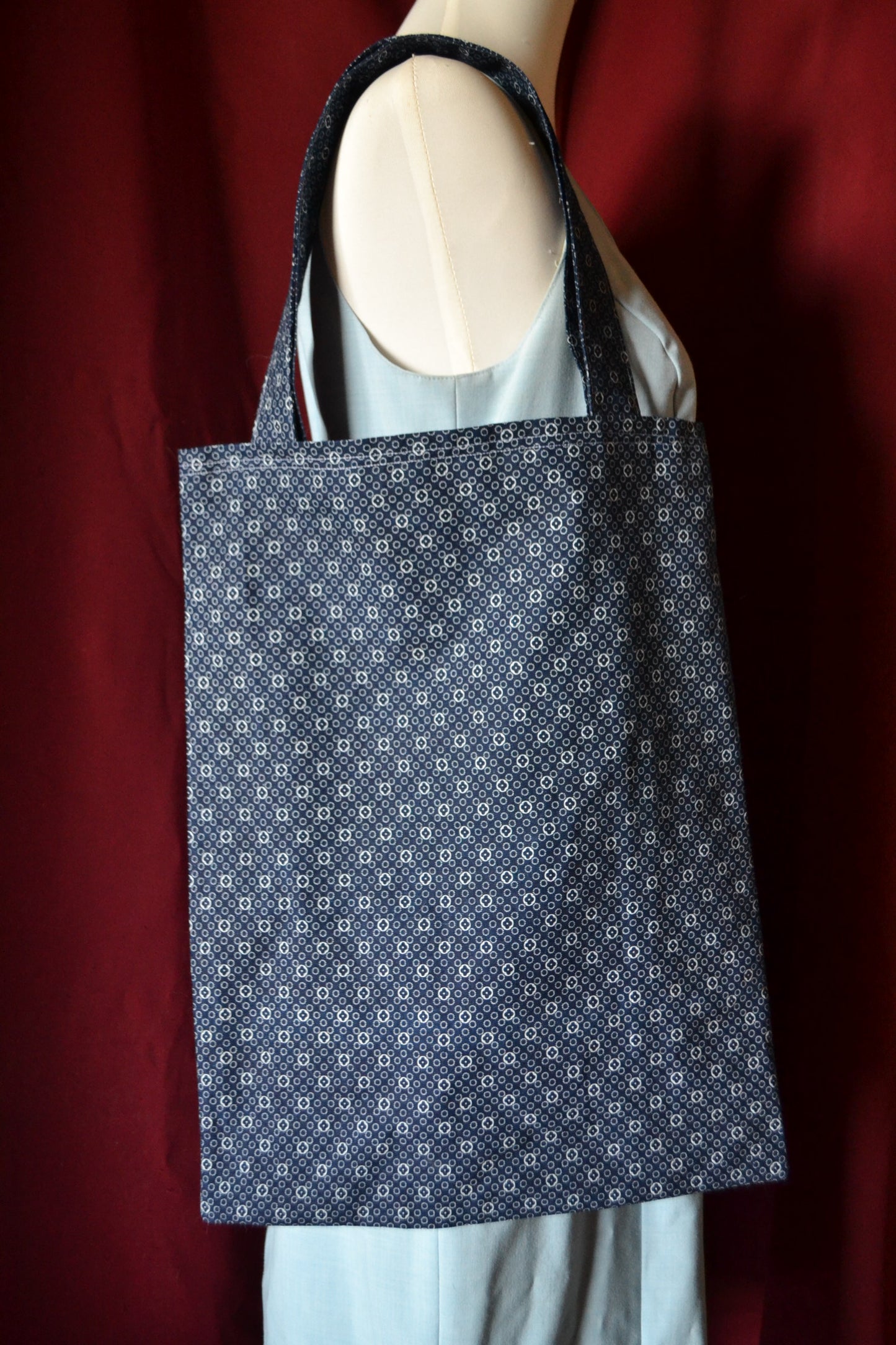 Tragetasche "blau Muster mit Stickerei"