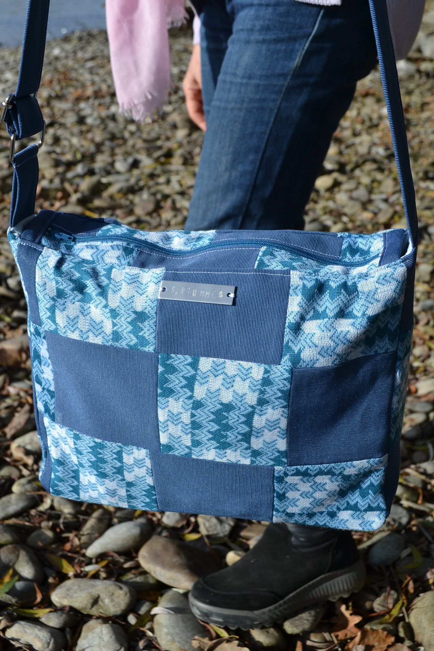 Handtasche p.u.b. in Blau Patchwork