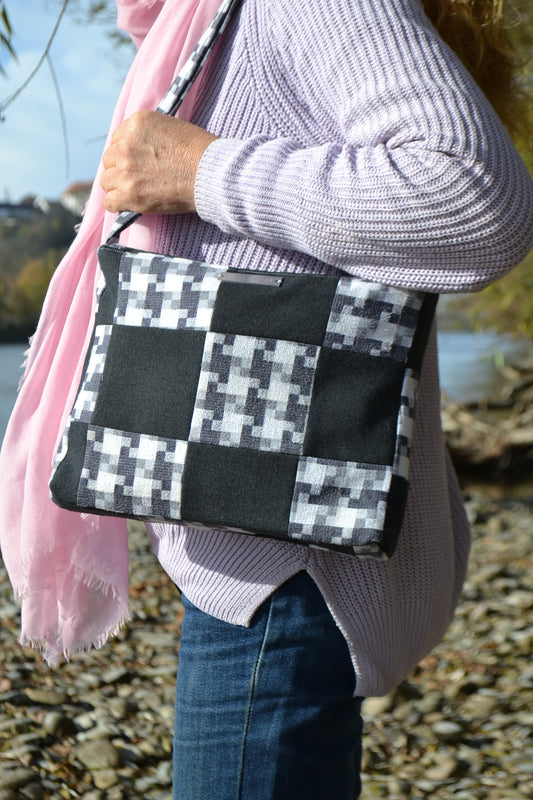 Handtasche p.u.b. in schwarz-weiß Patchwork