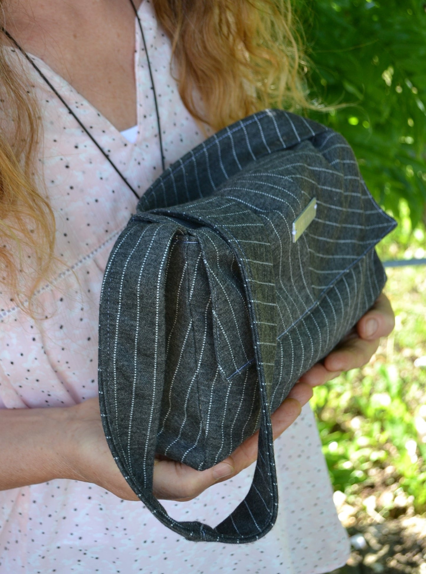 Handtasche "dunkelgrau-weiß"