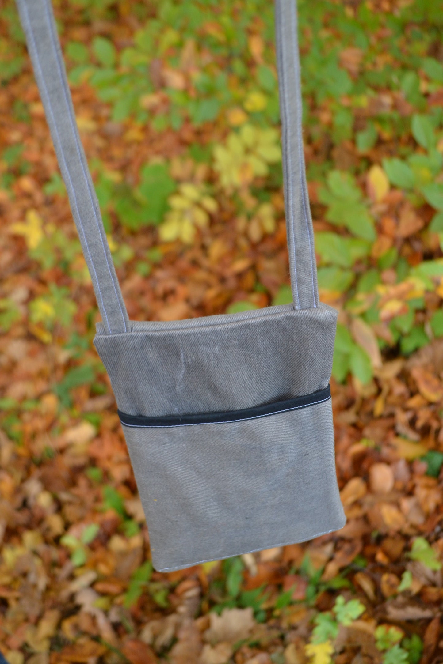 Handytasche grau in Jeans