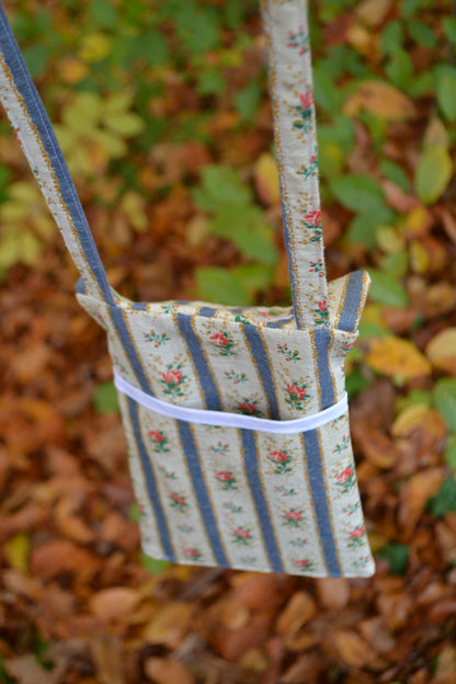 Handytasche blau-beige mit Rosen