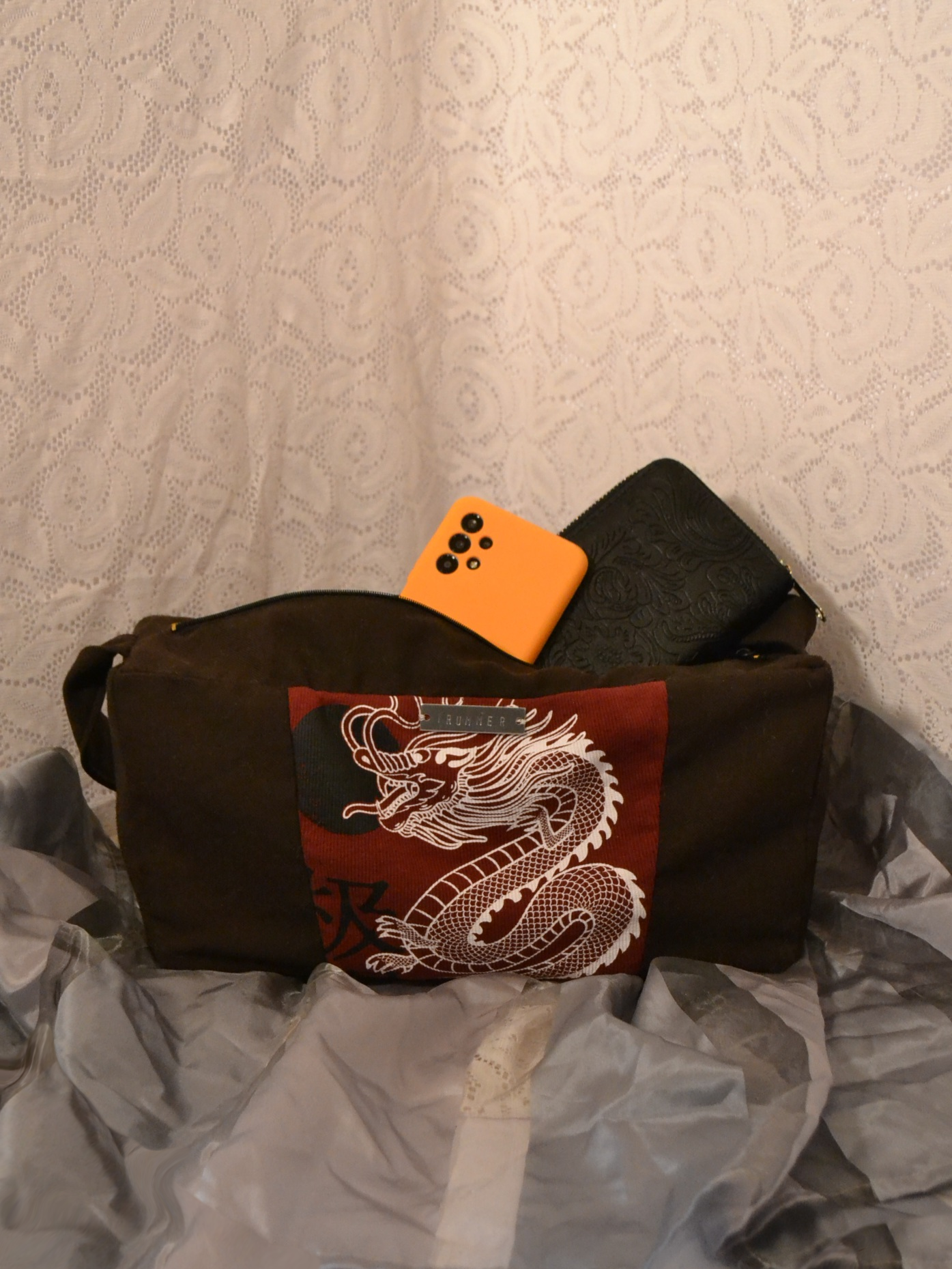 Handtasche braun mit Drachenmotiv